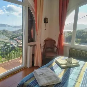 https://alla-casa-del-monte.hotelitalianriviera.com
